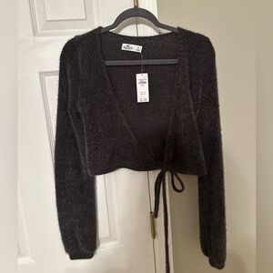 Hollister Black V-Neck Cropped Sweater
